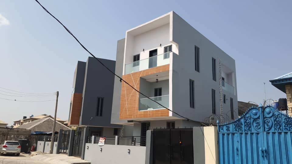 5 bedroom fully detached Duplex 