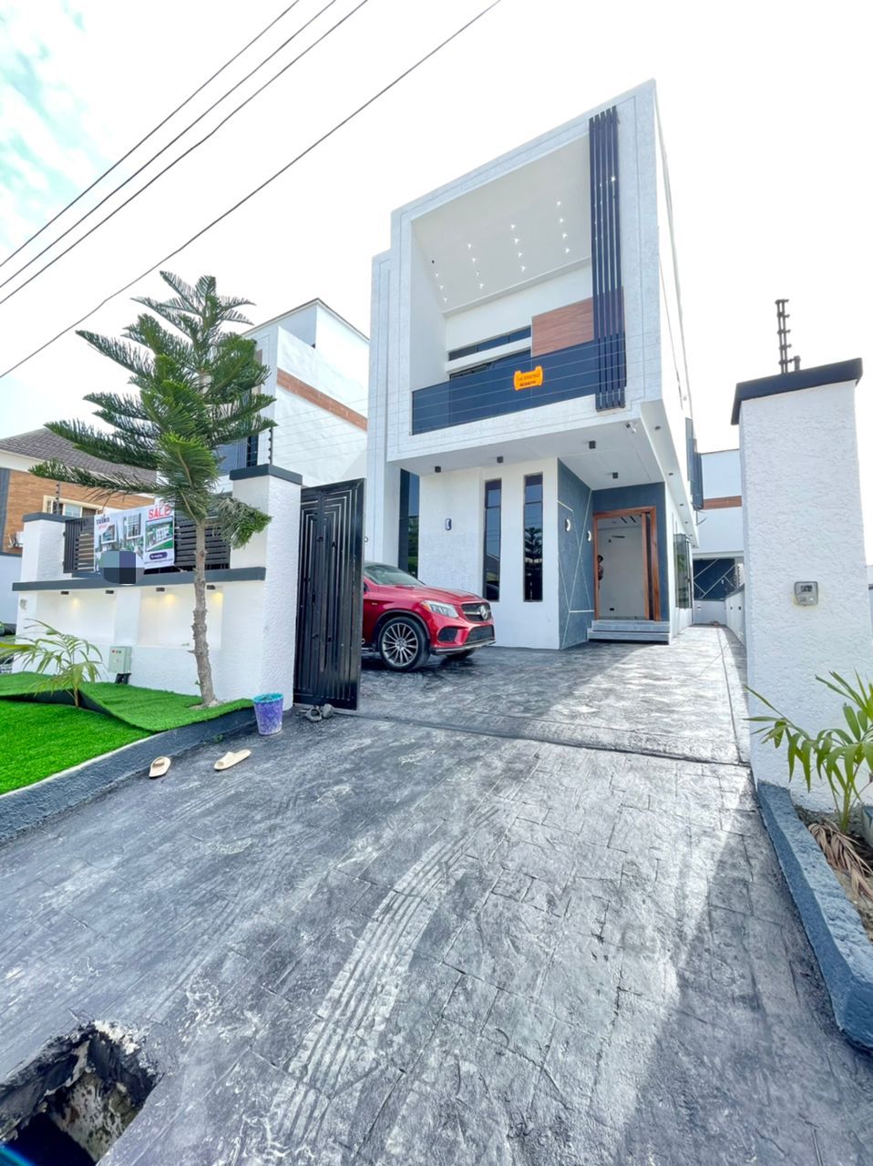 4 Bedroom Fully Detached Duplex with CCTV 